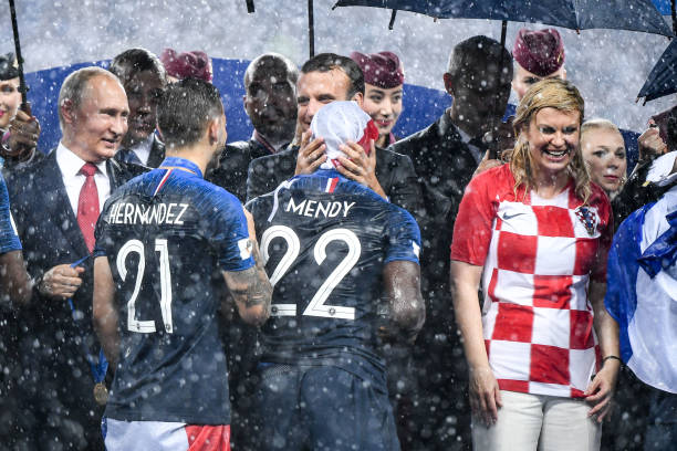 一名具有破 一名具有破